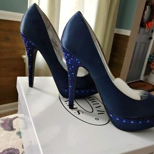 Steve Madden navy satin high heel shoes size 6.5